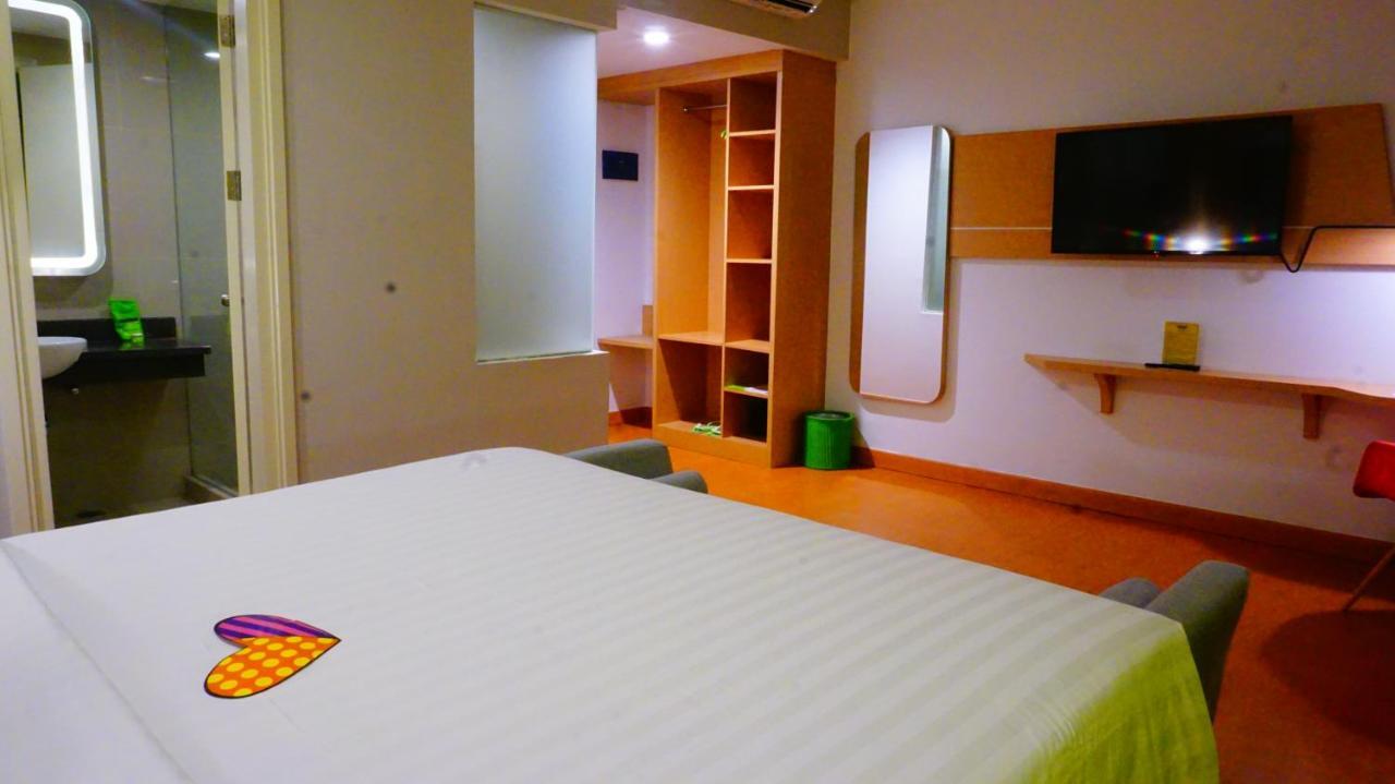 Maxonehotels At Resort Makassar Dış mekan fotoğraf